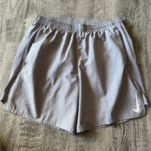 Nike Challenger Shorts Men’s L